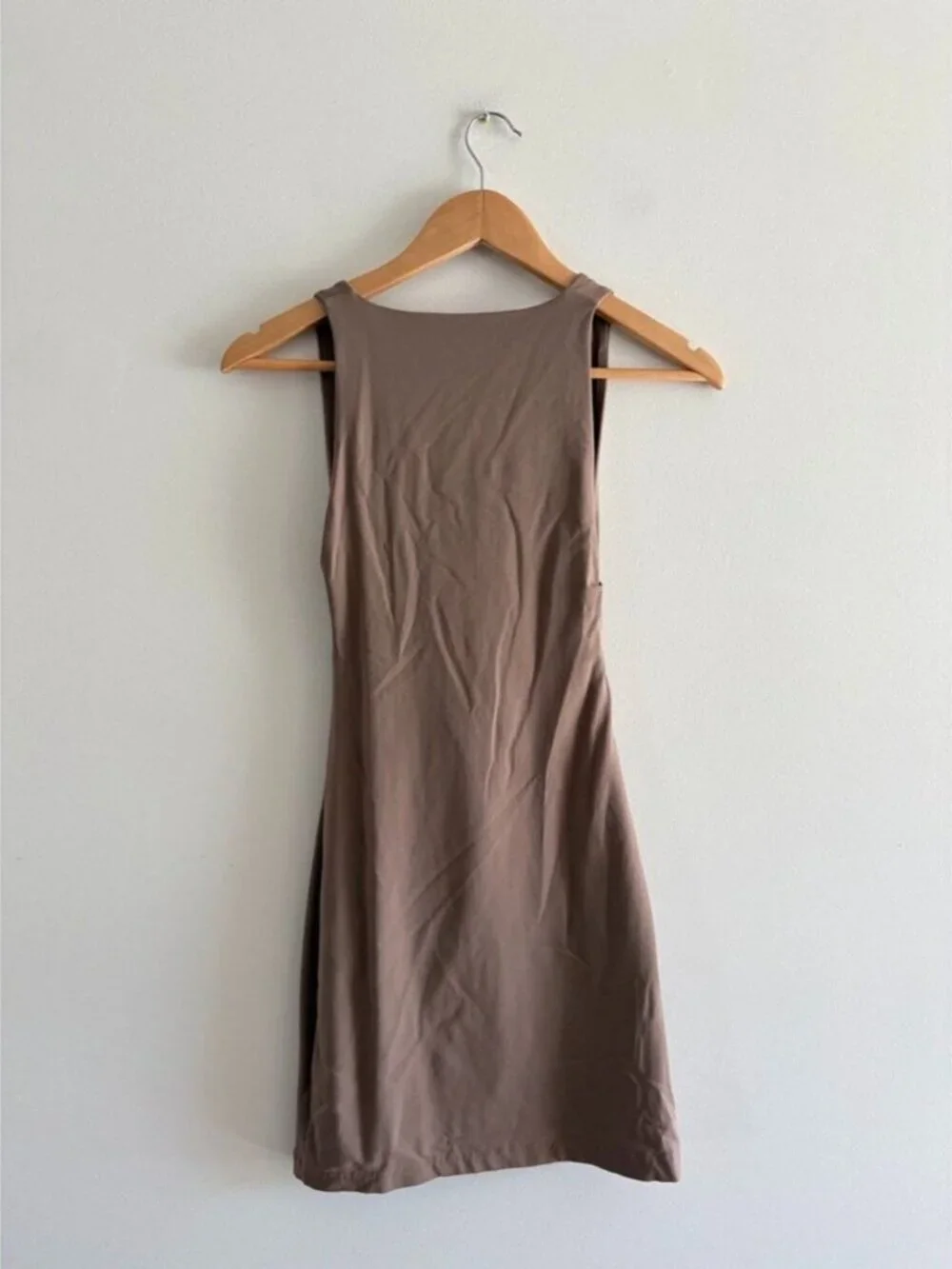 Aritzia Babaton Mantel Contour Midi Dress Cutout Taupe Tan Brown Size Small - Picture 3 of 4